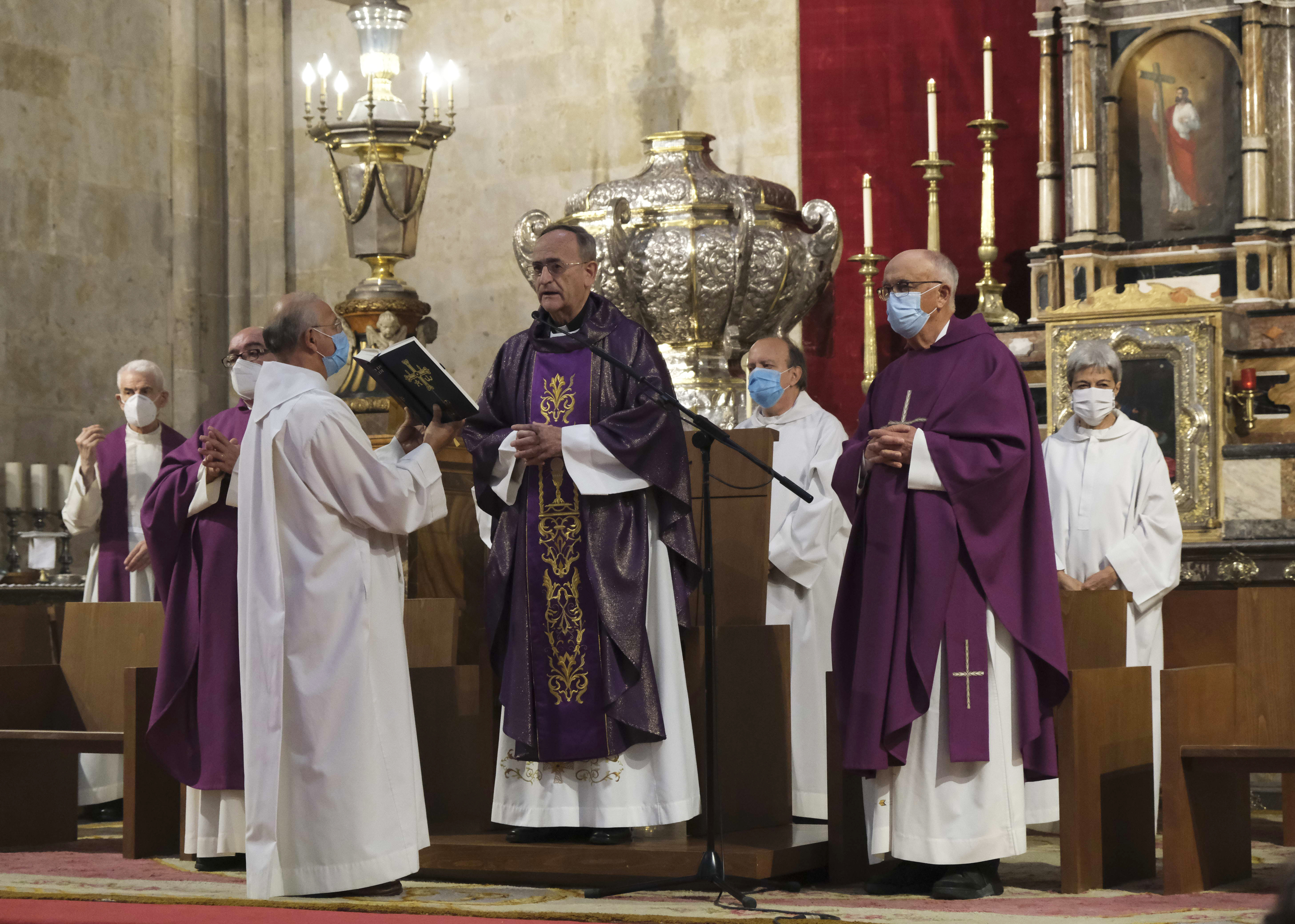 Funeral por los sacerdotes fallecidos durante el estado de alarma